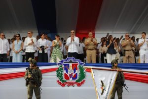 Presidente Abinader encabeza desfile militar con imponente demostración de capacidad y modernización de las fuerzas del orden