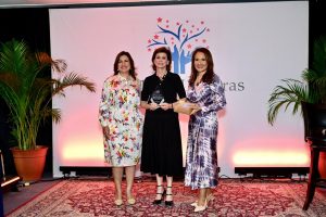 Fundación Creciendo Juntas reconoce a mujeres destacadas del país en el encuentro “Desata tu potencial”