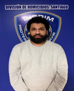 Se entrega a la Policía Nacional “Cacalo”, hombre buscado por la muerte de oficial retirado en Villa Mella