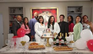 Casos e Impacto celebra su primer aniversario con un programa especial en vivo y encuentro con aliados estratégicos