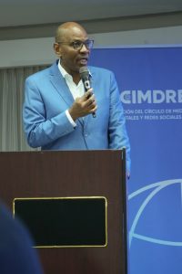 FUCIMDRES reconoce trayectoria del periodista Miguel Franjul en su III Congreso de Medios Digitales