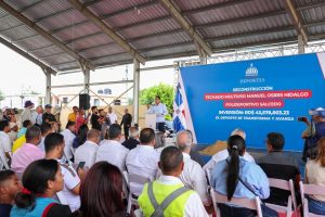 Ministro Kelvin Cruz inicia reconstrucción de dos multiusos en Hermanas Mirabal