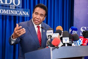 Félix Bautista solicita al presidente de la República, petrificar la cordillera central mediante una Ley que declara reserva natural toda la cordillera.