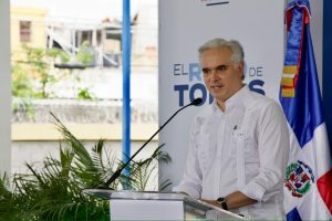 Presidente Abinader inaugura dos modernos techados escolares, uno en el Ensanche La Fe y otro en Las Palmas de Herrera, para fortalecer el deporte y la formación de cientos de estudiantes de ambos sectores